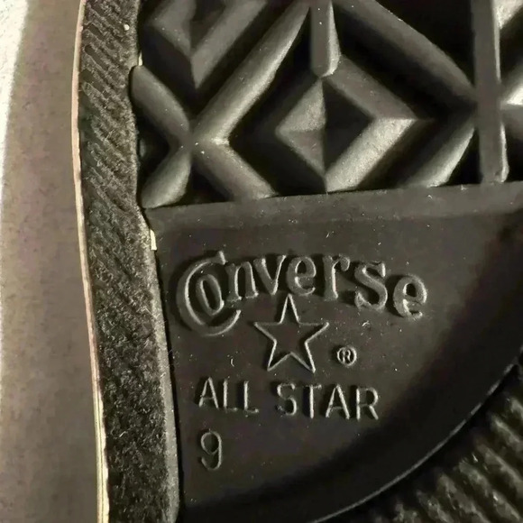 Preowned Converse Black and Yellow All Stars Men’s size 9 Women’s 11 - Picture 9 of 15
